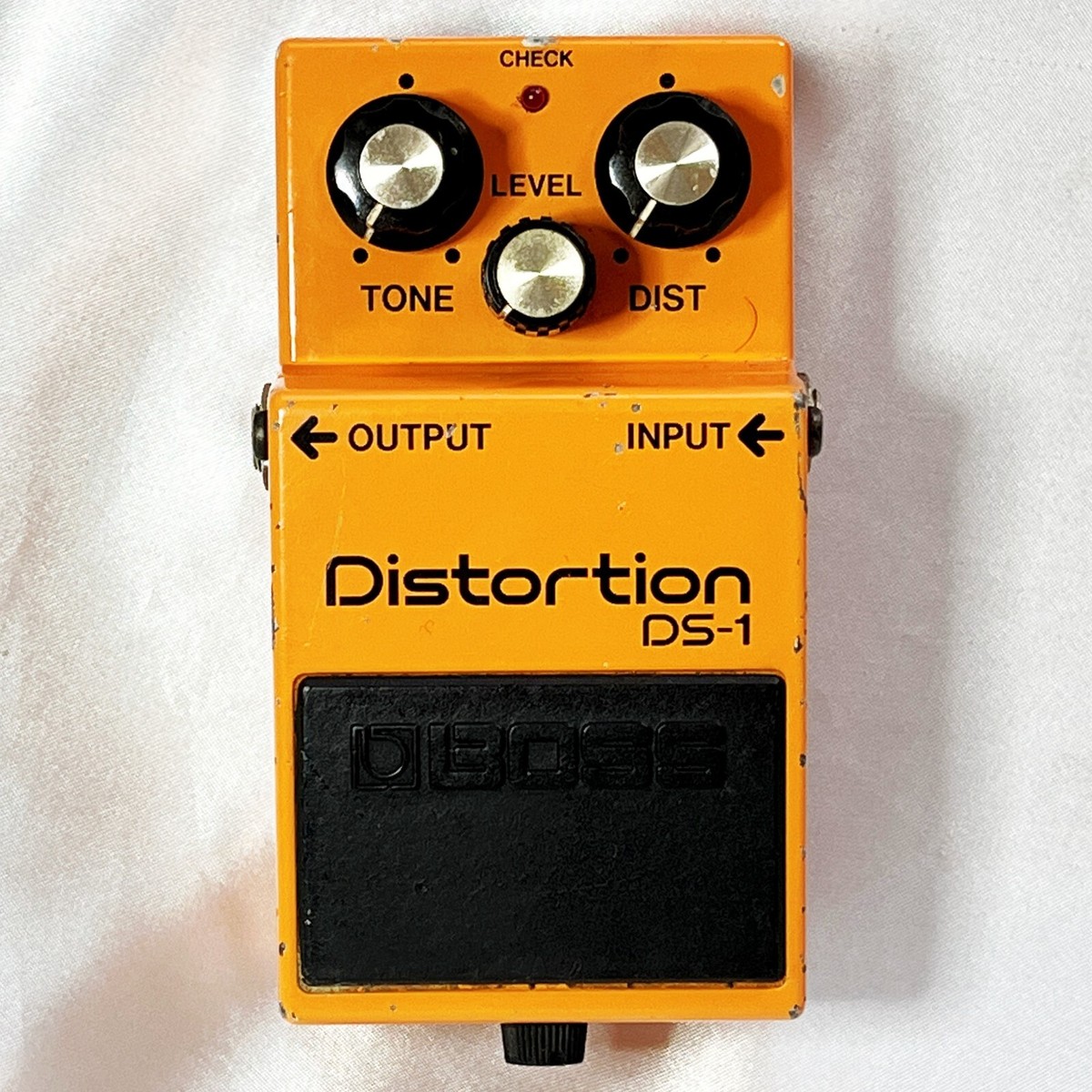 日本製 BOSS DS-1 Distortion ストア 1982年 箱付美品 BOSS DS-1