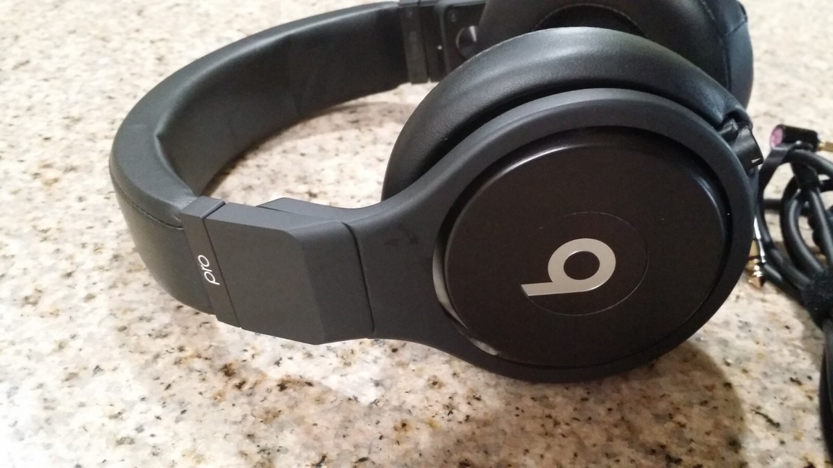Apple Beats by Dr. Dre Pro Beats Over the Ear Headphones -Black