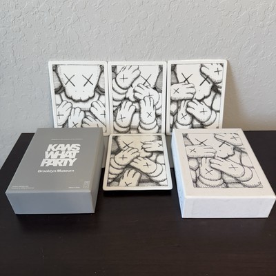 Plate by KAWS カウズ プレート Artware Editions Plate by KAWS