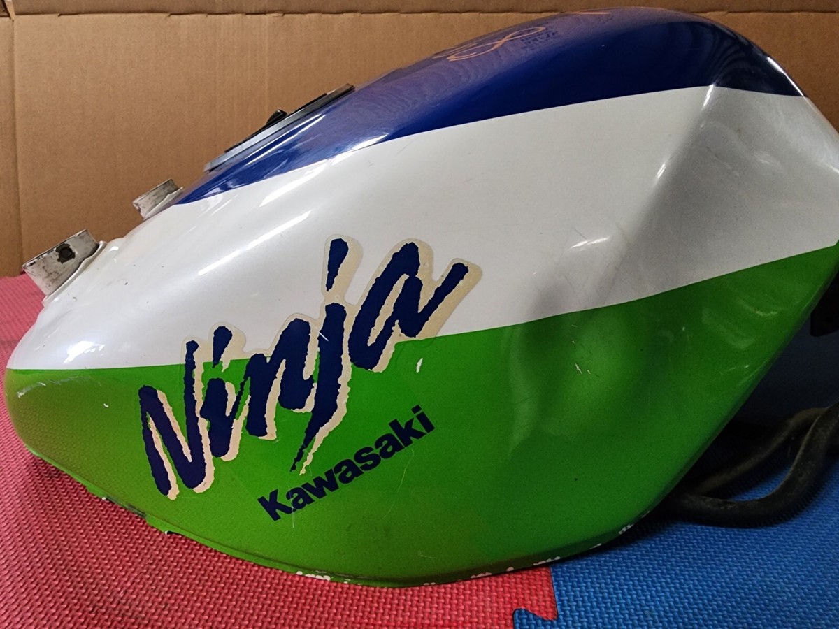 Gas tank fuel petrol Kawasaki Ninja ZX7 89 90 1989 1990 H1 H2 ZX-7