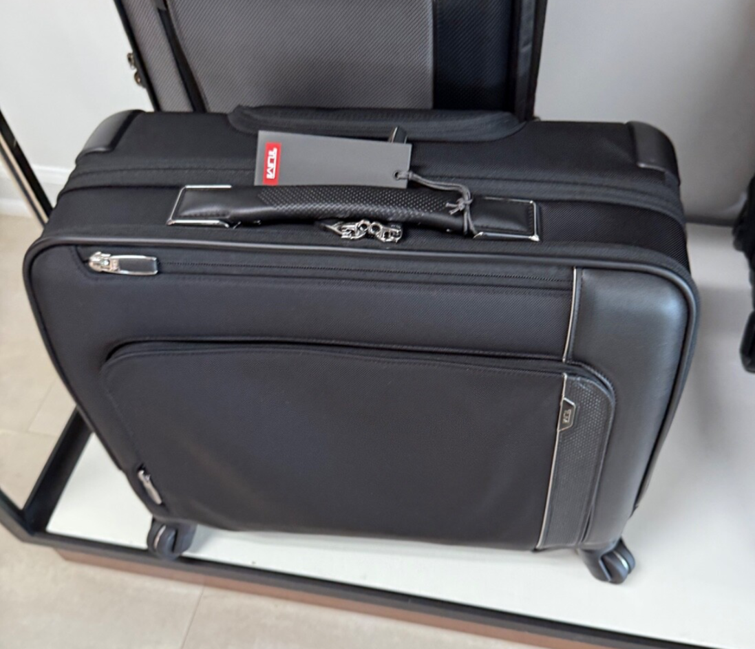 NEW Tumi ARRIVE 17.5” Compact 4 Wheeled Brief Briefcase - BLACK