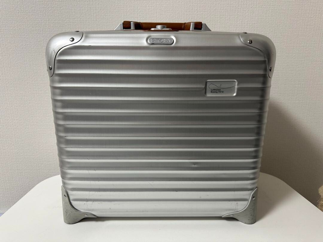 Rimowa Lufthansa Boeing 747-8 28L Suitcase business trolley Silver