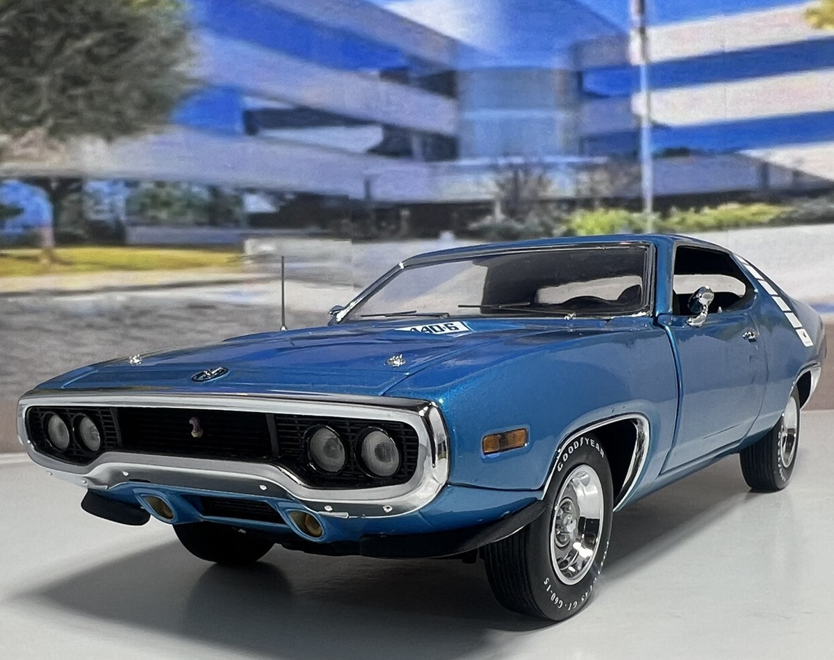 Franklin Mint 1971 Plymouth Road Runner 6-Pack True Blue LOW 1:24