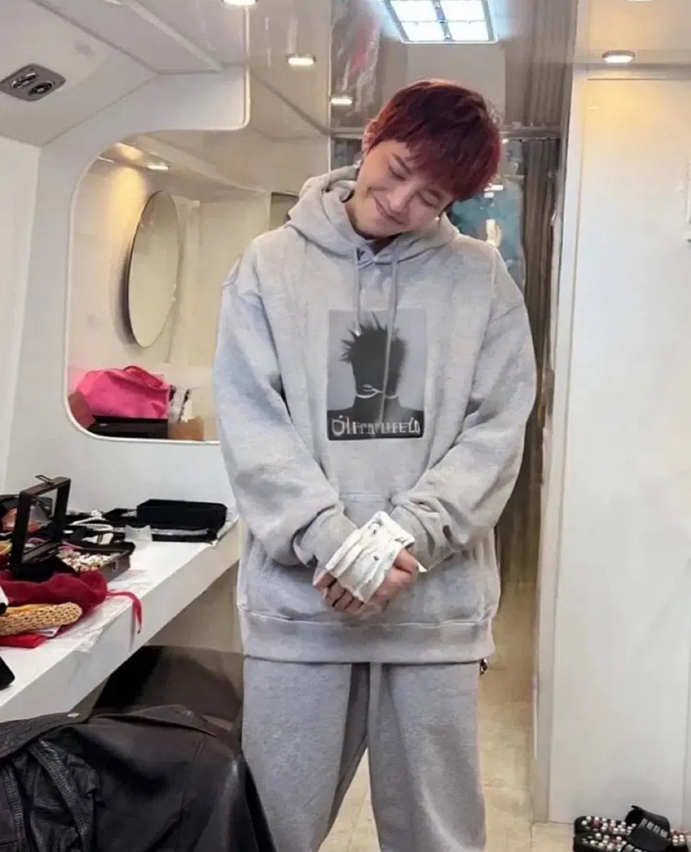 G-DRAGON Ubermensch Hoodie Zip-Up (100% Authentic)_Limited