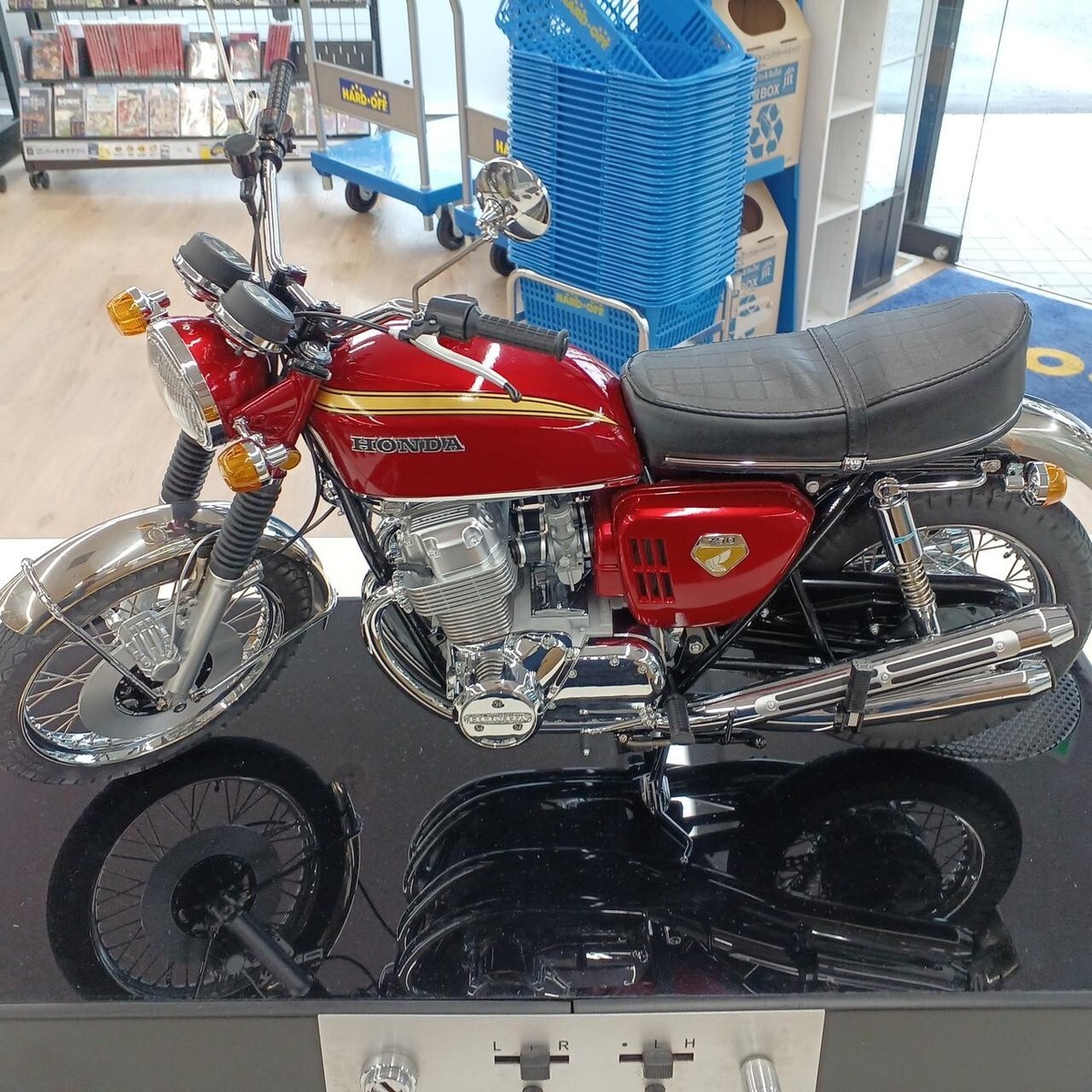 良品】ディアゴスティーニ ホンダCB750 キャンディレッド 良品