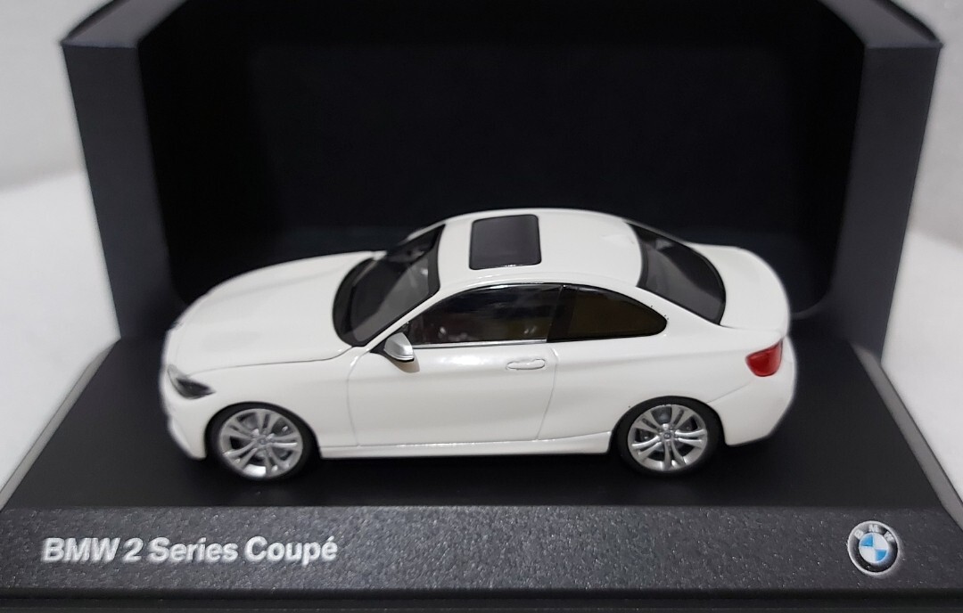 BMW 2er Series Coupe F22 White 2014-2017 1:43 Minichamps EXTREMELY