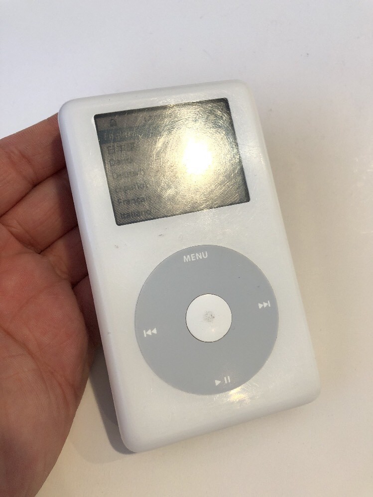 Apple iPod Photo Color Classic 4th Generation White (60 GB) A1099