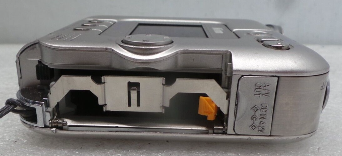 Nikon COOLPIX SQ Digital Compact Camera Rare FOR PARTS | eBay