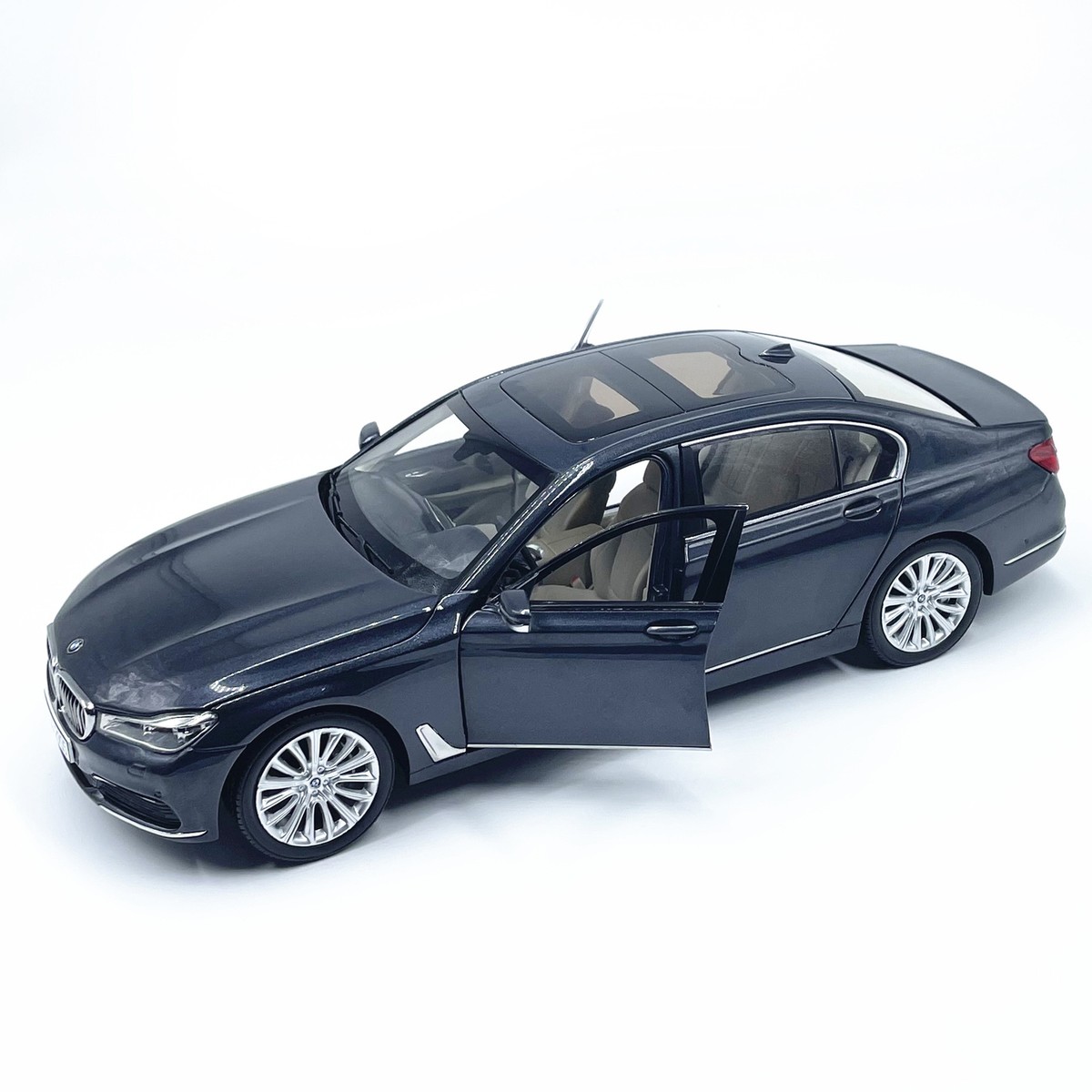 1/18 BMW 7 Series 750Li G12 2017 Metal Diecast Model Car Toy Gray