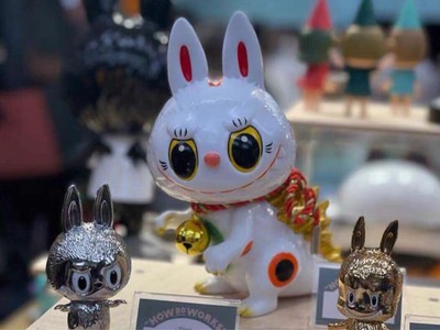 LABUBU LABUBU 招き猫 ZIMOMO ラブブ招き猫 限定版コレクション早い者