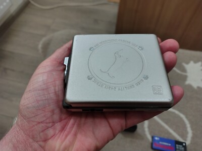 Sharp MD SS-322-N MiniDisk Headphone Player - Silver Fully Working