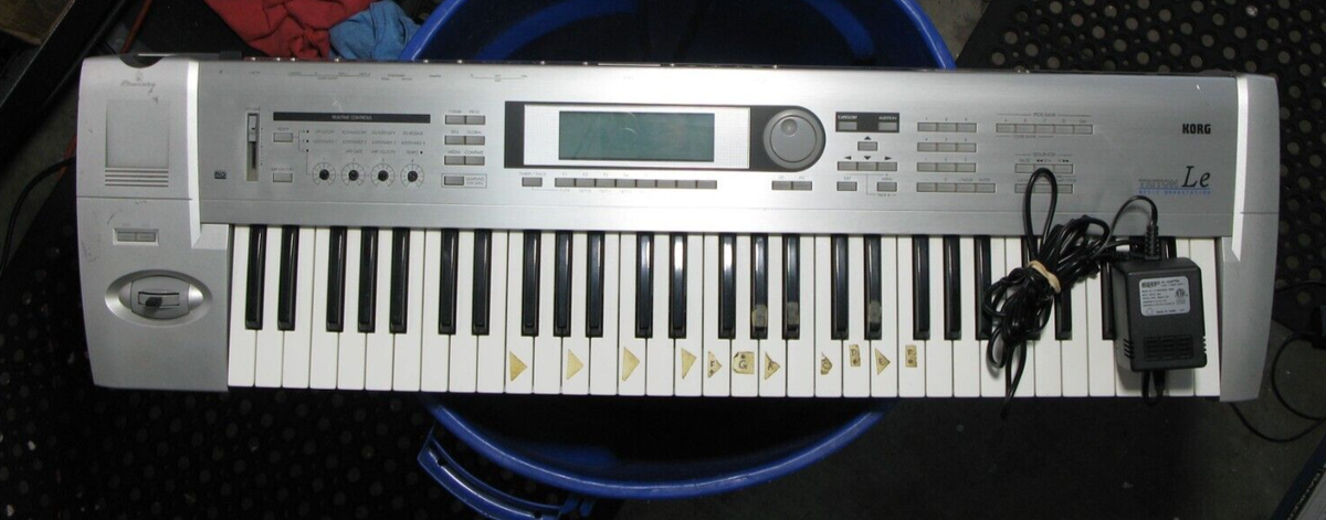KORG TRITON Le 61鍵