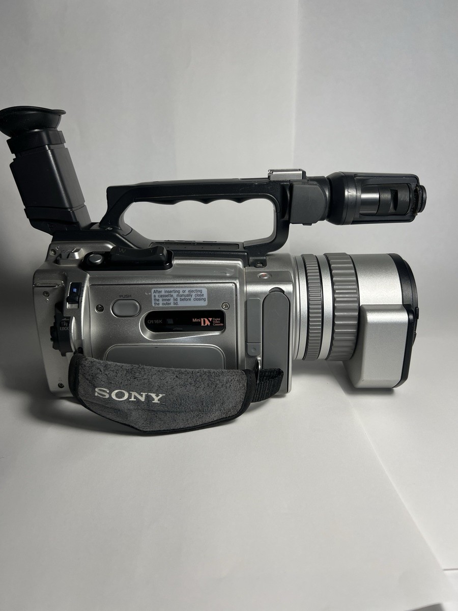 ジャンク・SONY・ハンディカム Mini DV Handycam DCR-TRV7 SONY