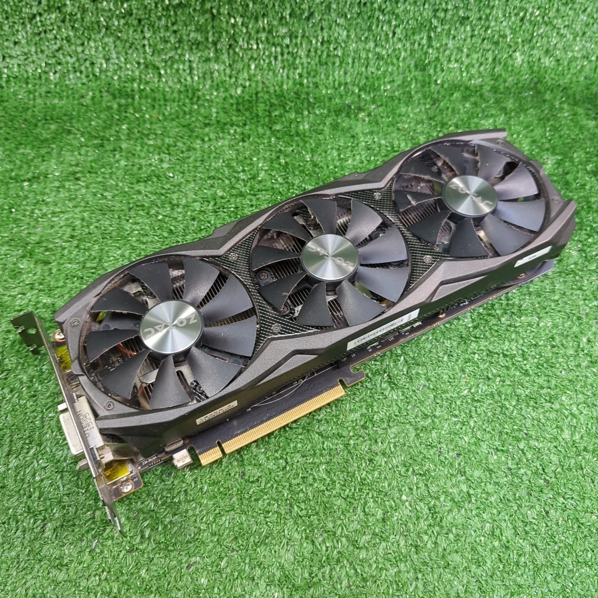 グラフィックボード・グラボ・ビデオカード ZOTAC GeForce GTX 980 Ti
