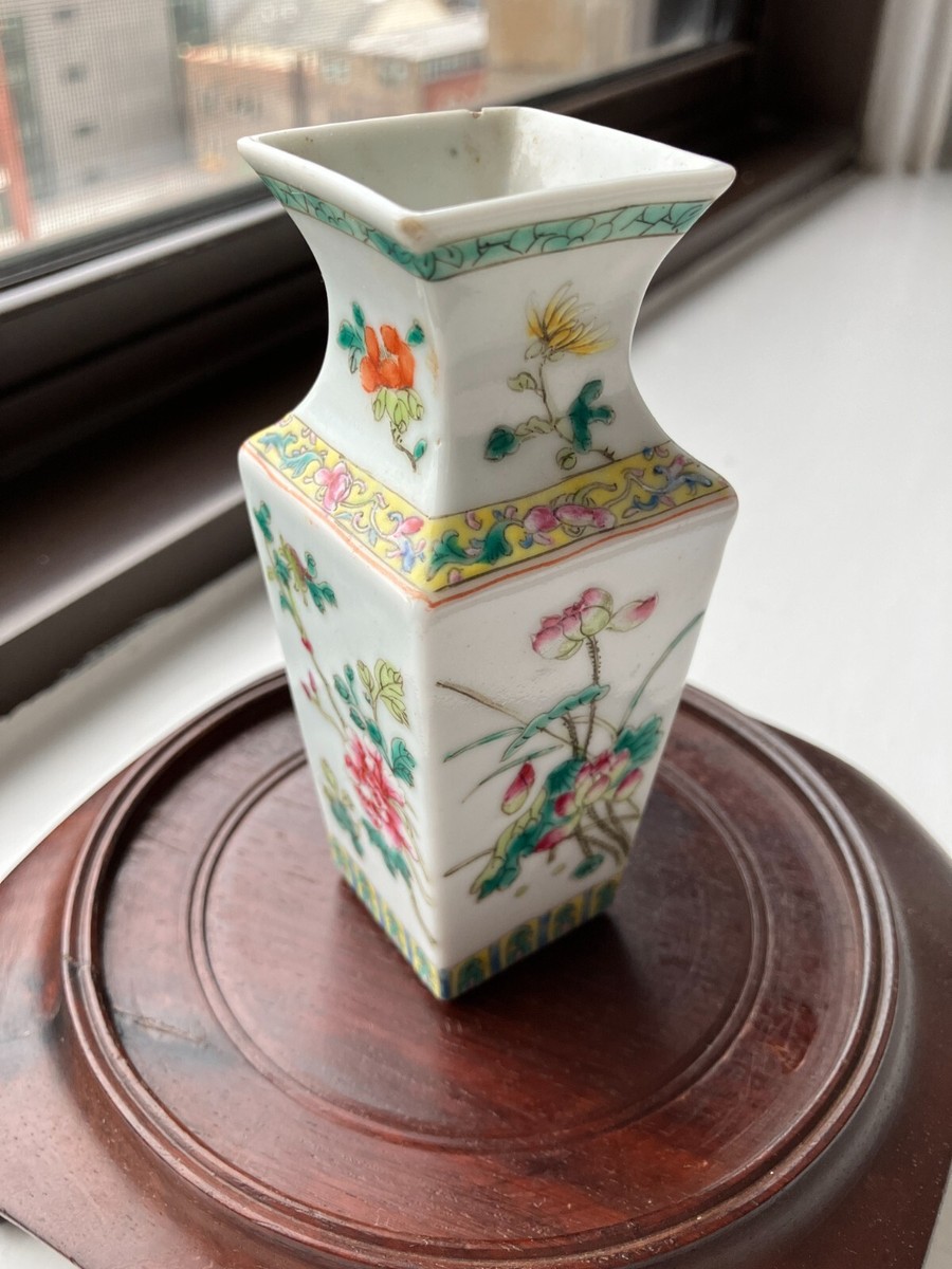 中国美術 古玩 米黄釉堆白花鳥花瓶 景德鎭製 陶瓷蓝色