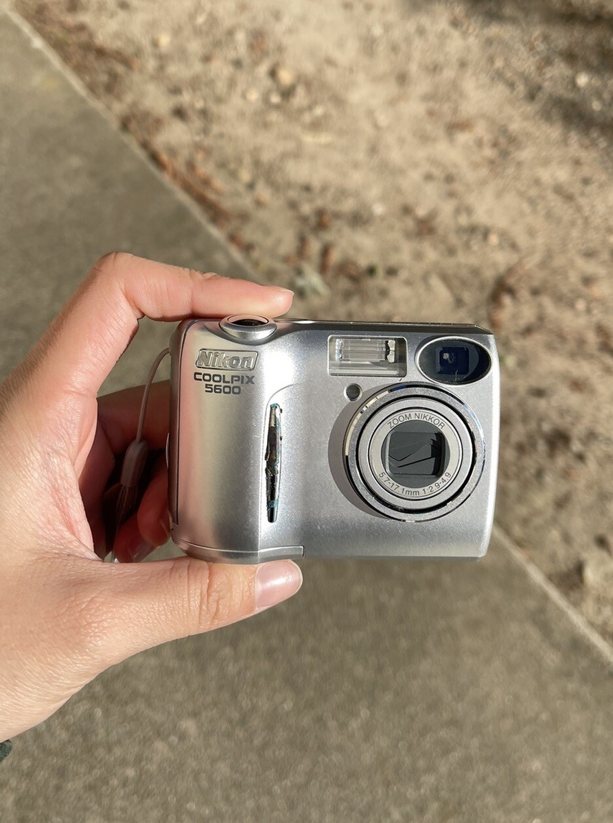 Nikon COOLPIX 5600 コンパクトデジタルカメラ COOLPIX 5600の製品画像