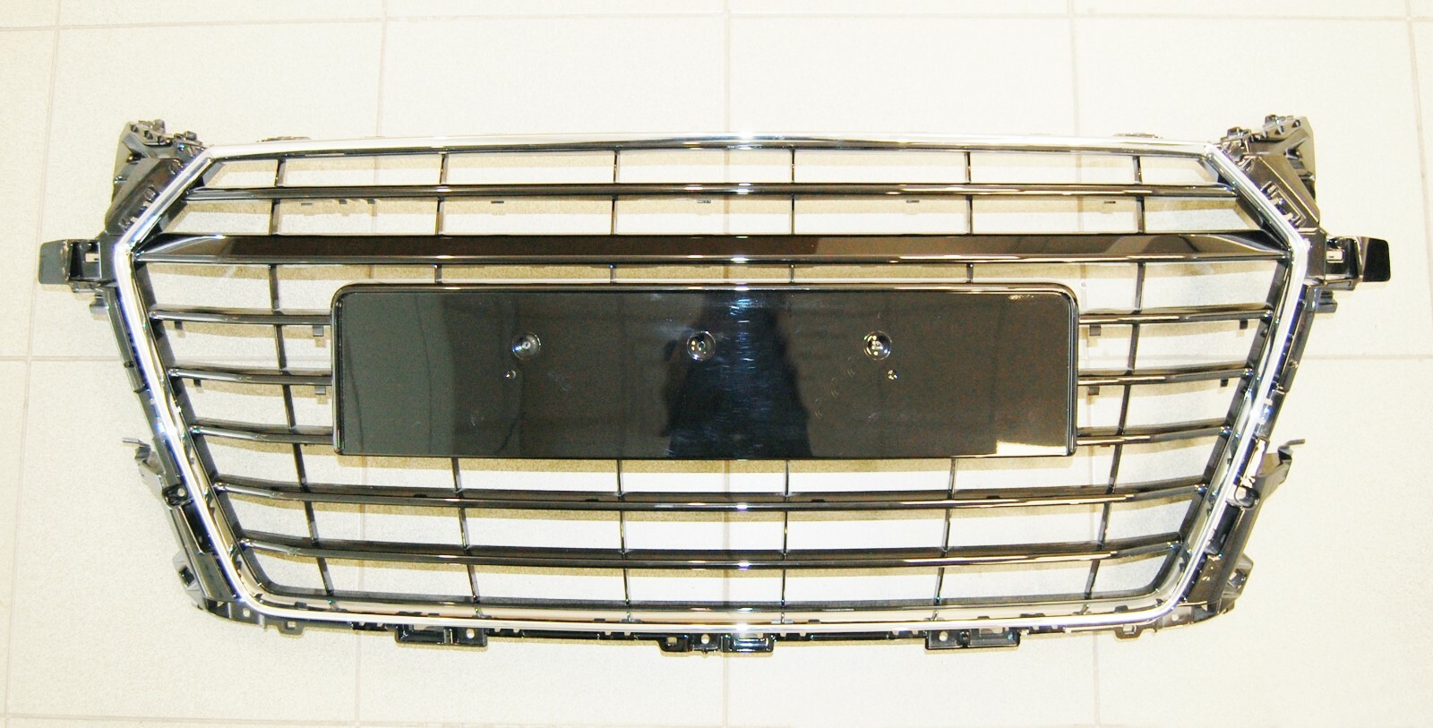 NEW OEM AUDI TT TTS 2015- FRONT MAIN RADIATOR GRILLE 8S0853651 T94