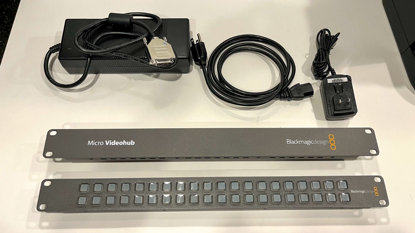 Blackmagic Design Micro Videohub 16x16 3G-SDI ルーター＆スマート