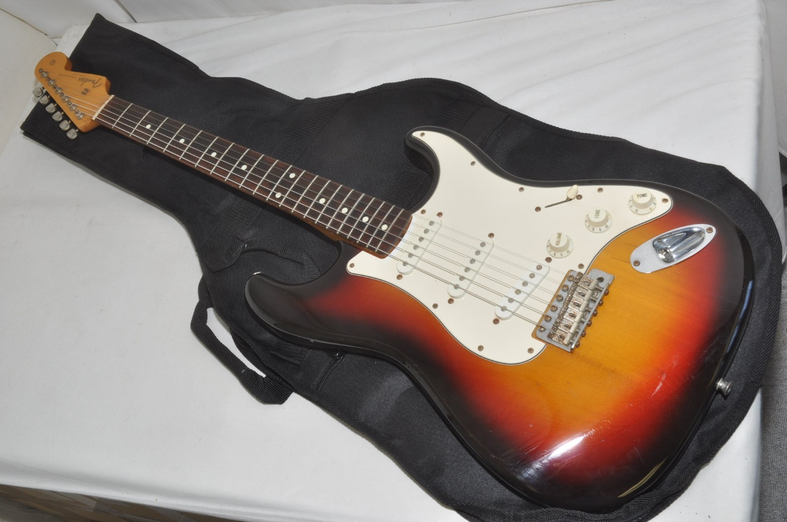 Fender Japan ST62（3TS）'62 Stratocaster 3-Tone S electric Guitar