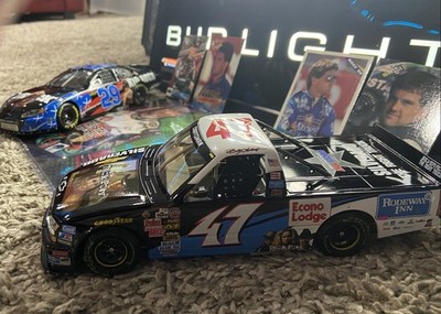 2008 Kyle Busch #18 M&M's RWB Summer Fun Action 1:24 NASCAR Action