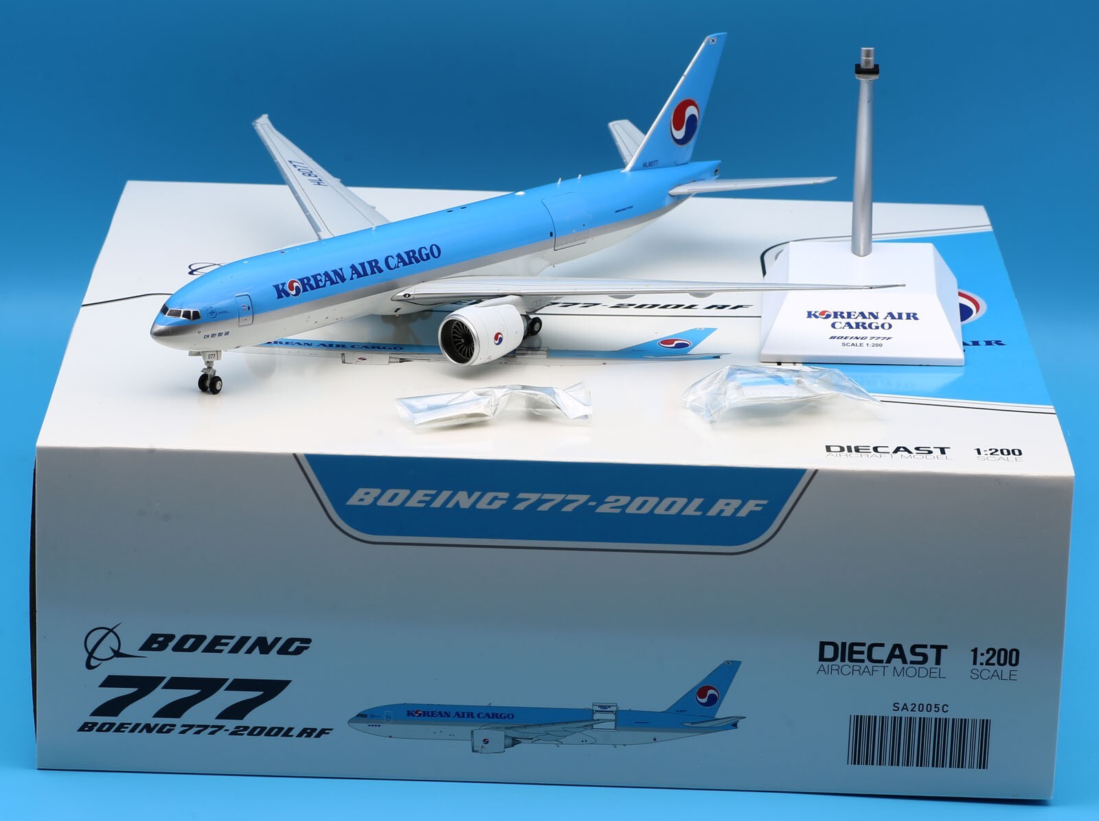 JC Wings 1:200 Korean Air Cargo Boeing B777-200LRF Diecast