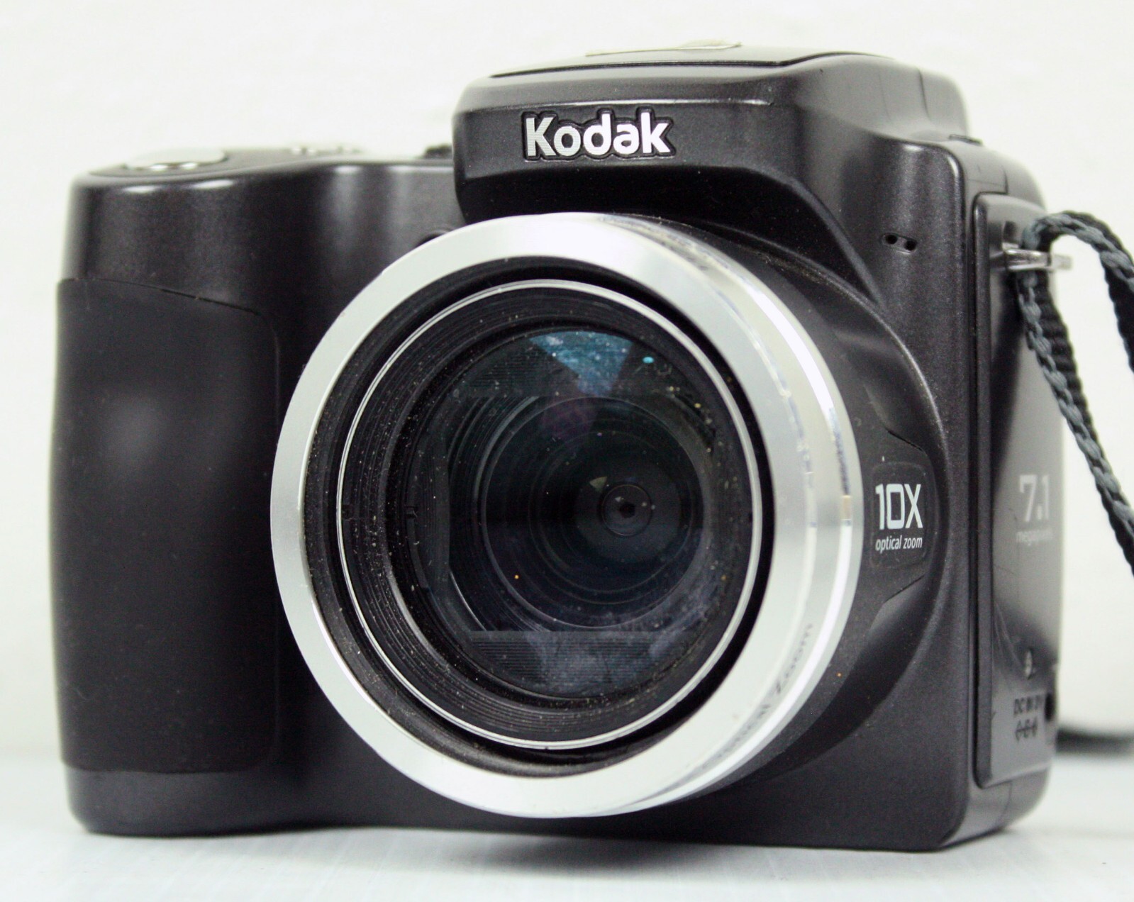 Kodak EasyShare ZD710 7.1MP Digital Camera-Black, W/ Strap and