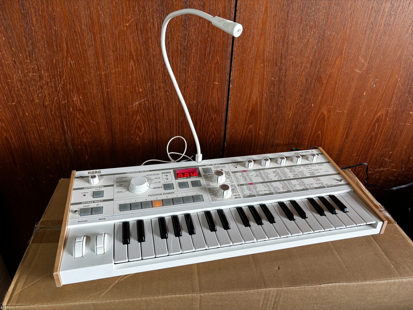 Korg microKORG S Synthesizer and Vocoder with Built-in Speakers w