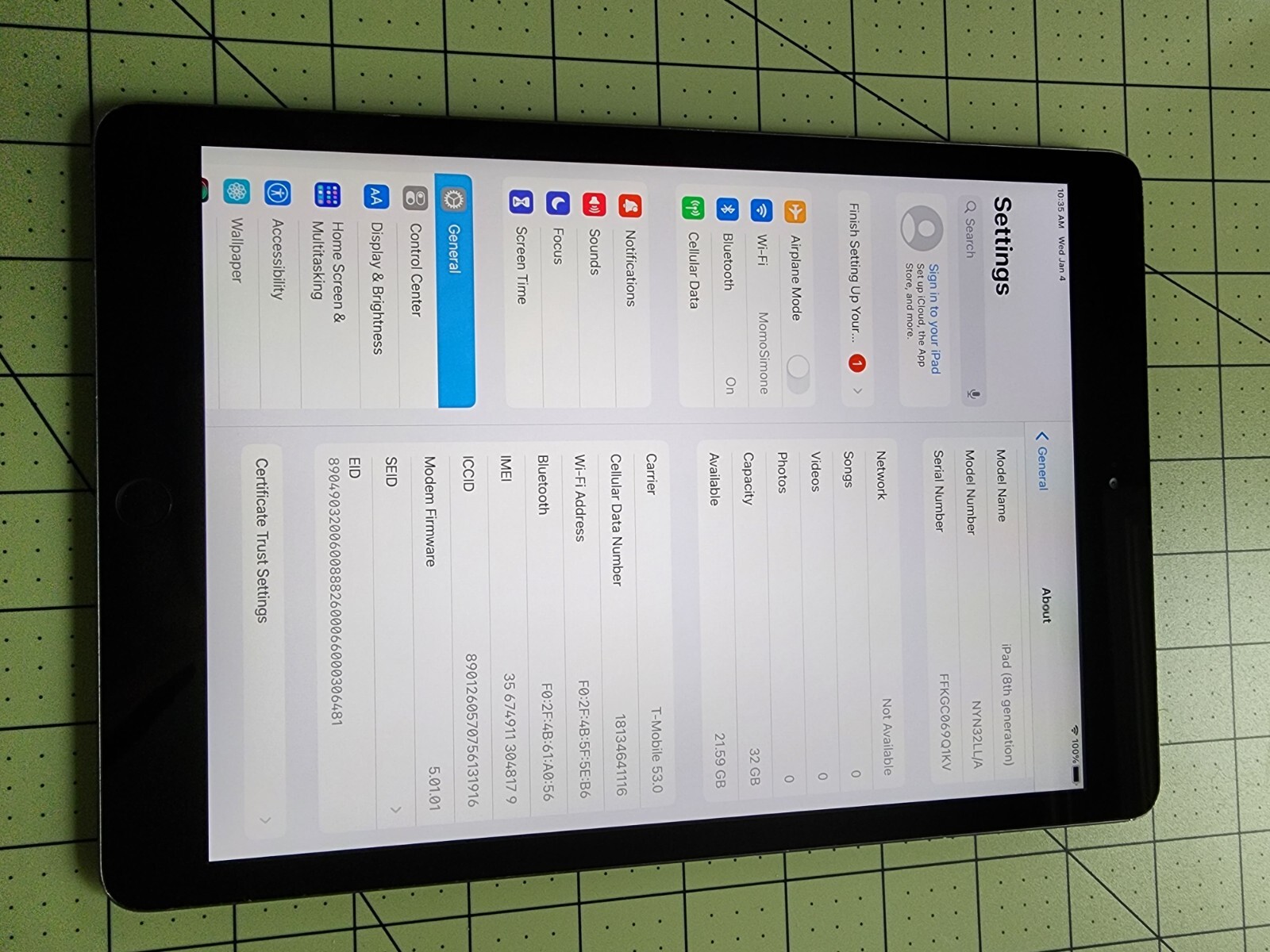 Apple iPad 8th Generation (32GB) Wi-Fi + Cellular (Unlocked) 10.2