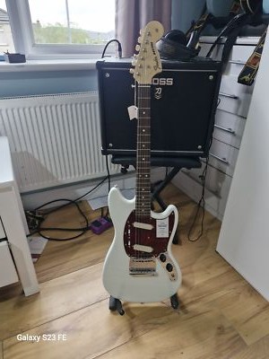 Fender Made in Japan Traditional 60s Mustang Rosewood Fingerboard