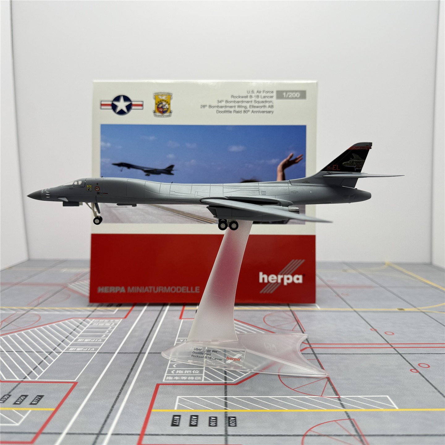 Herpa Wings 1/200 USAF B-1B Lancer, alloy bomber model 572903 | eBay