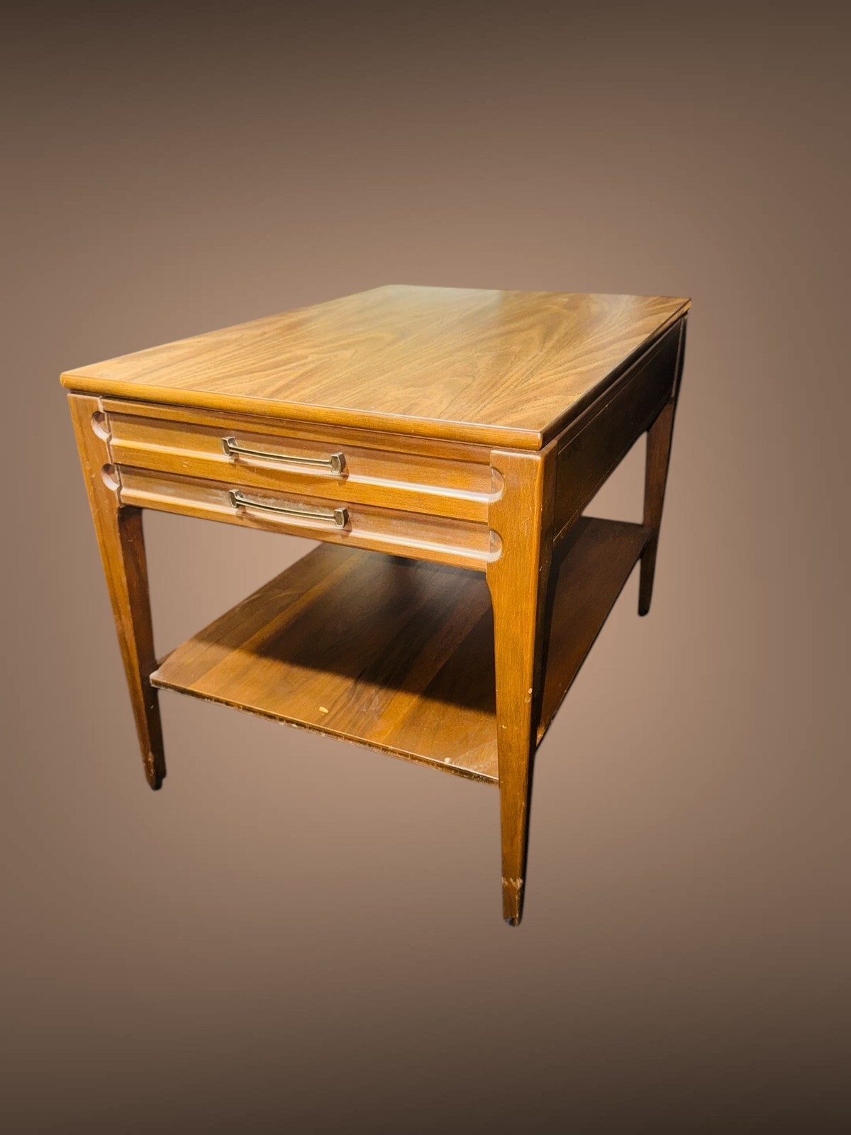 Beautiful Vintage Mersman 31-22 Mid-Century Walnut End Table w