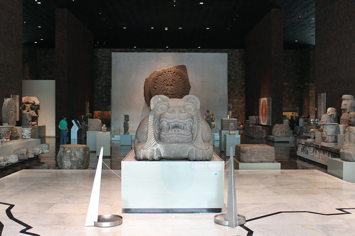 ハクション大魔王の壺」やフィギュアっぽい古代メキシコ文明の発掘品