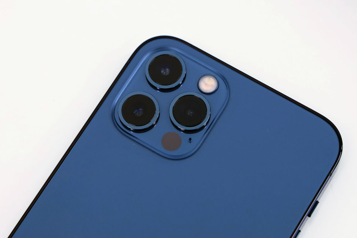 iPhone 12 Pro」速攻フォトレビュー、トリプルカメラ＆ステンレス