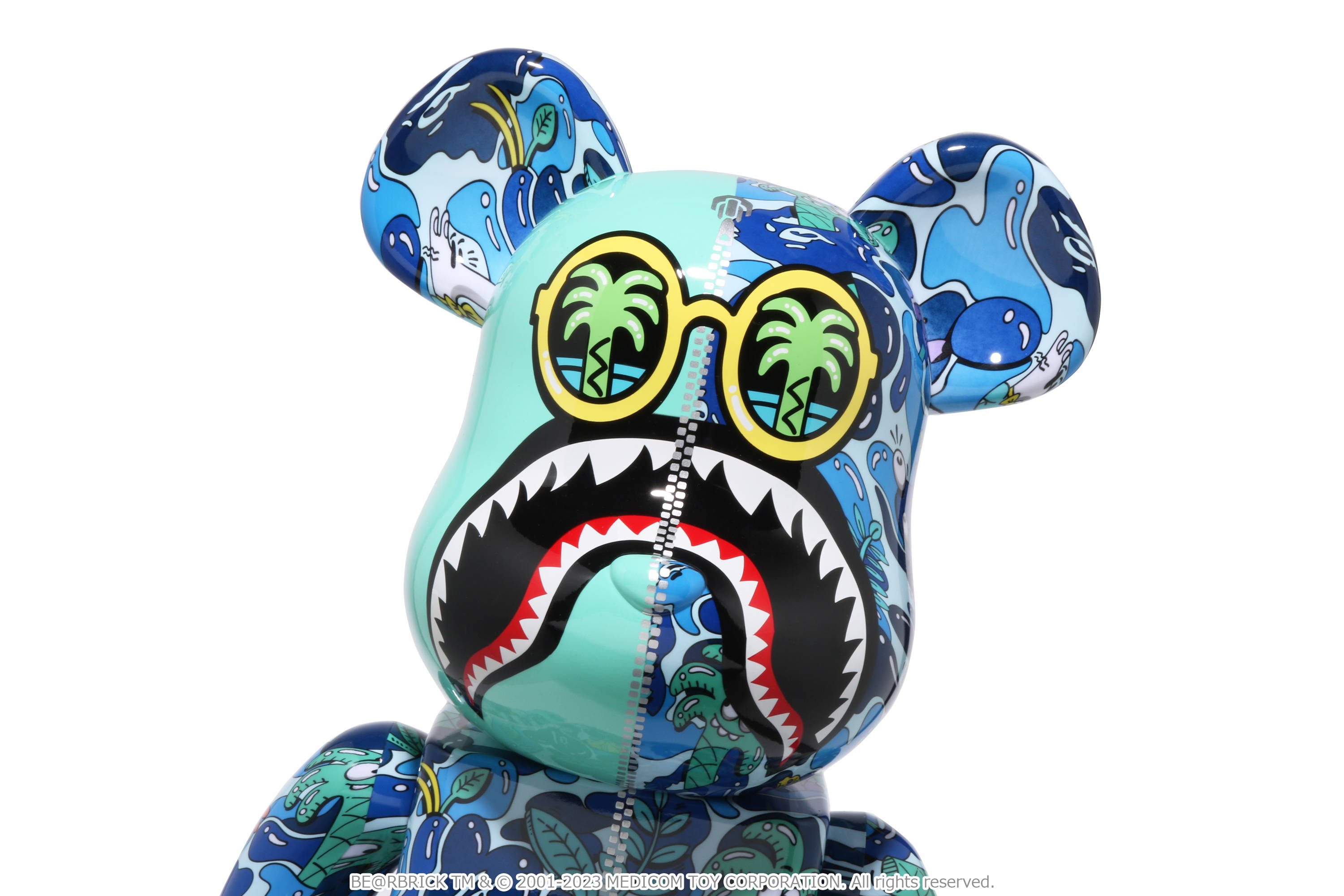 BAPE® x MEDICOM TOY x Steven Harrington BE@RBRICKが登場 | bape.com