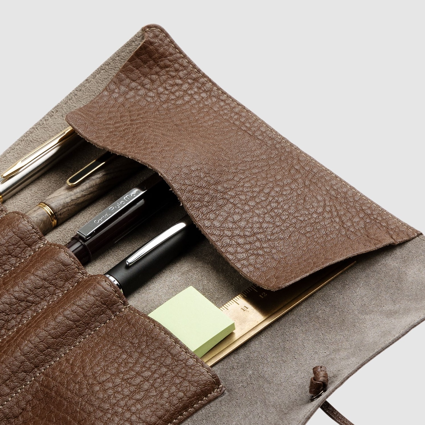 機能やスタイルで選ぶ、 レザーペンケース – 土屋鞄製造所