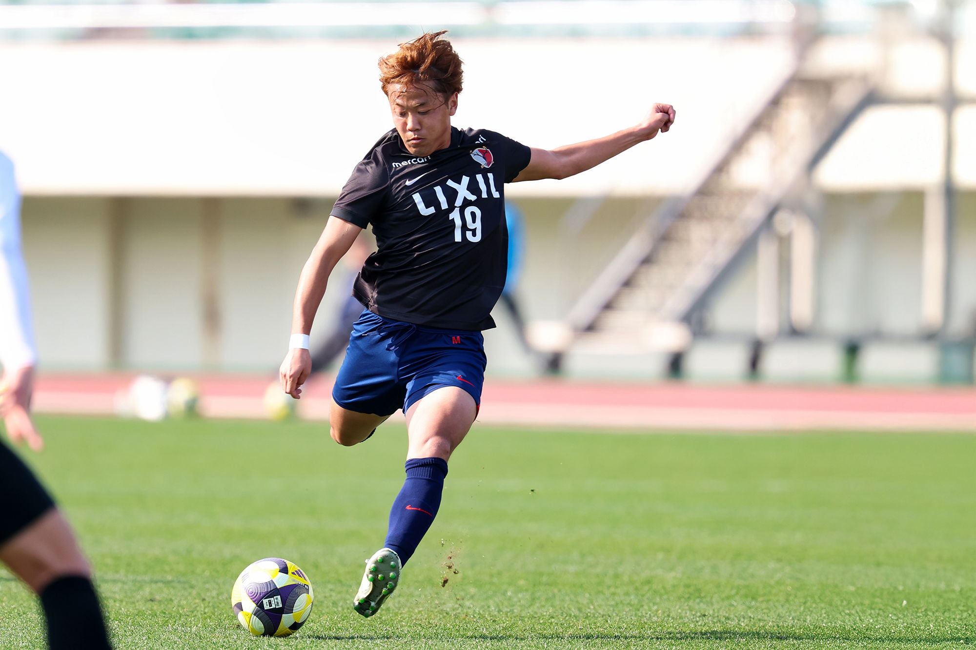 柴崎選手サイン入り】鹿島アントラーズ NIKE プレマッチトップ Lサイズ