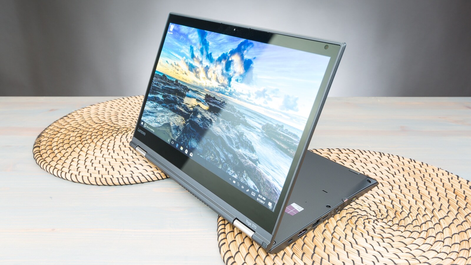 Lenovo ThinkPad Yoga 370 Review | PCMag