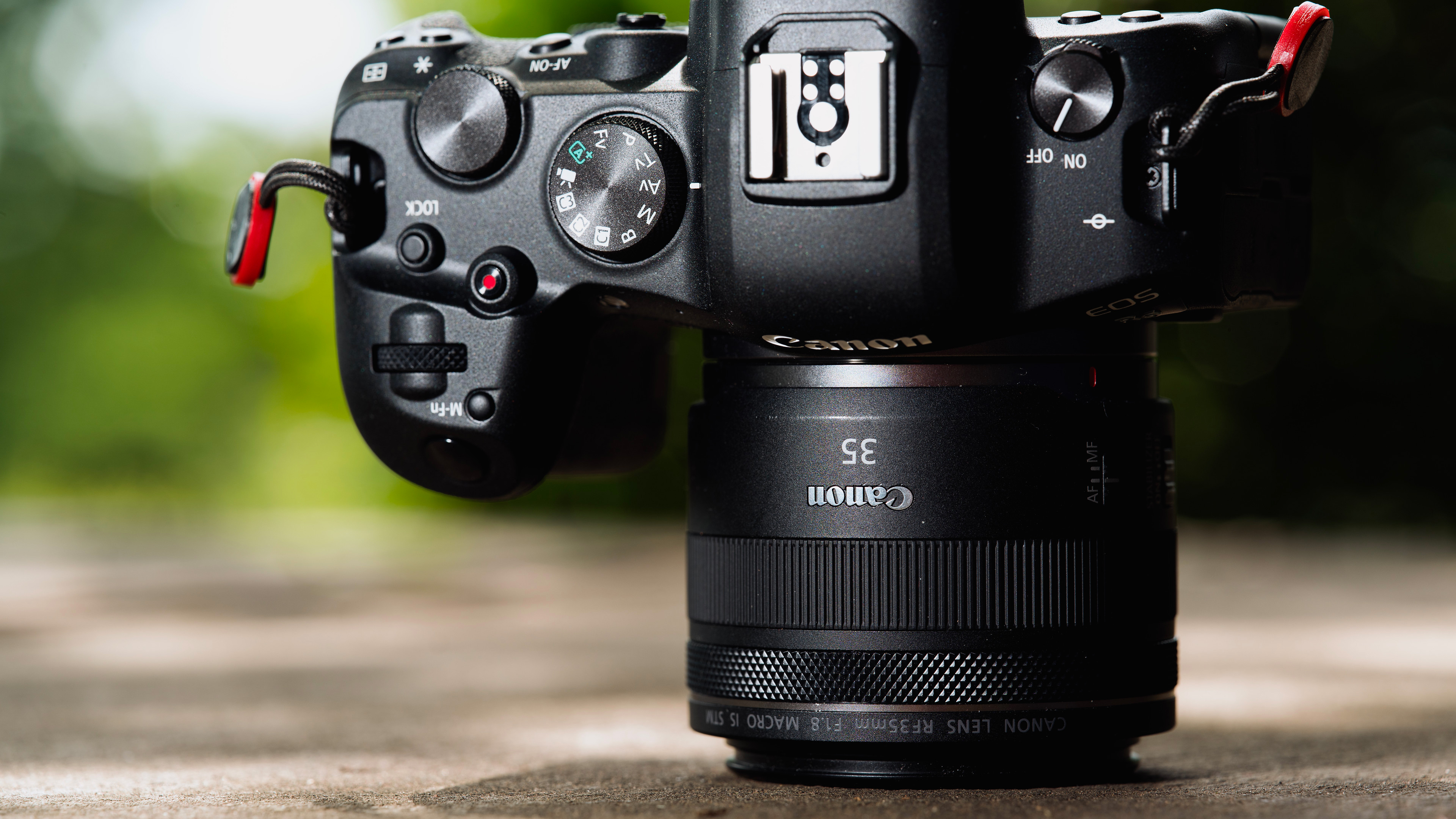 BLACK MIST付き】RF 35mm F1.8 MACRO IS STM Canon RF 35mm f1.8 Macro