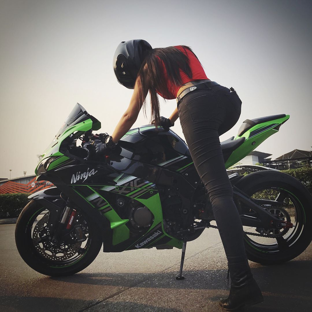 H-D Motorcycle Girl 横80, 縦59cm キャンパス地 H-D Motorcycle Girl