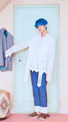 BTS テヒョン V テテ 等身大パネル 20 件の「テヒョン等身大パネル」や