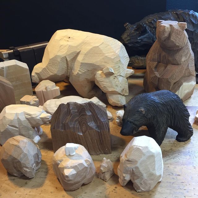 熊にまつわるアレコレ - 蔦屋書店熊本三年坂 木彫りの熊 炎熊 白樺