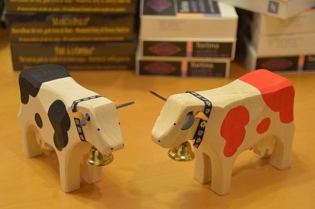 スイス 木彫り 牛 ヴィンテージ 置物 ヴィンテージ 木製 牛 オブジェ