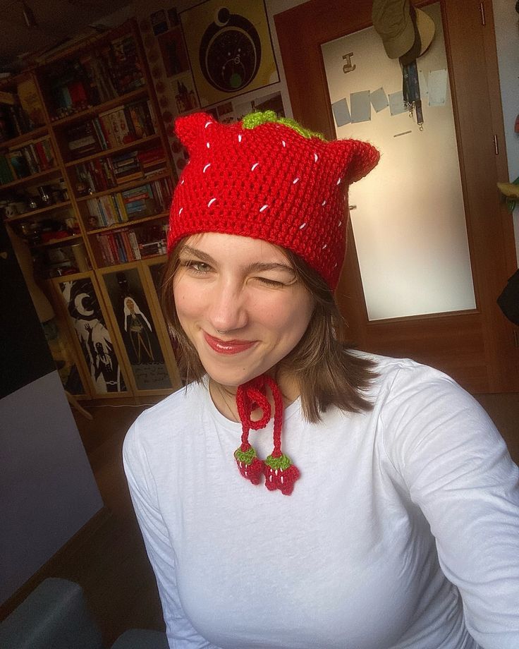 公式完売品】jiljil STRAWBERRY STAR CAT BEANIE Handmade fashion Cat