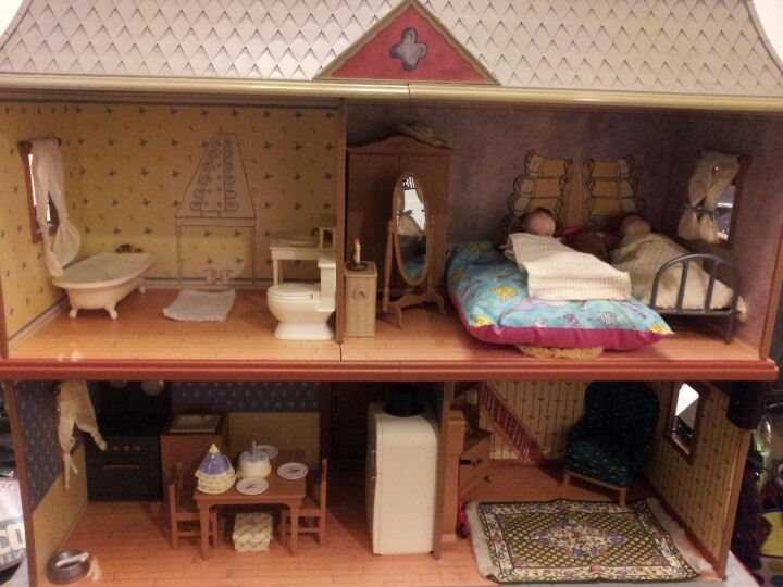 Madeline doll house- old house in Paris