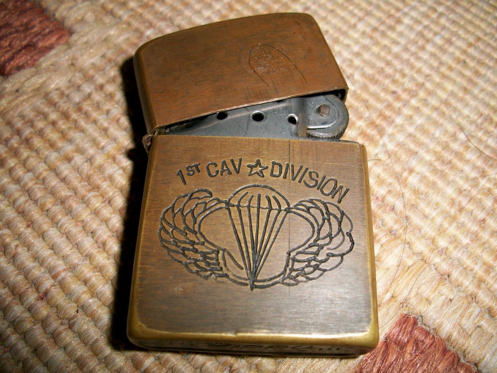 Vintage 1st CAVALRY DIVISION VIETNAM ZIPPO LIGHTER