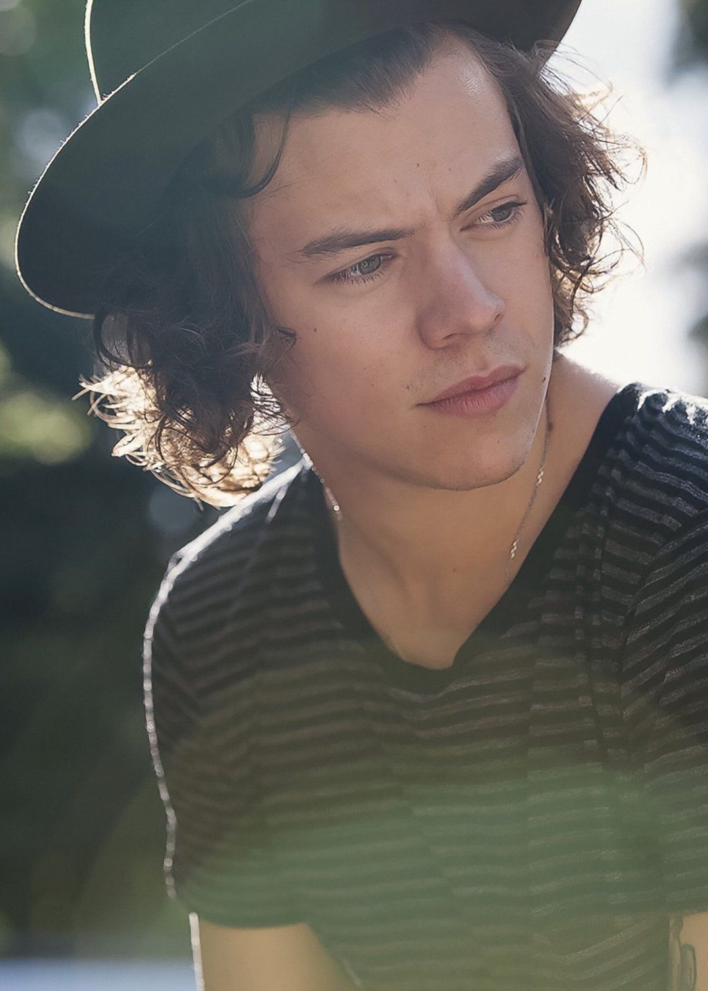 ハリー・スタイルズ直筆サイン入り2Lサイズ写真…ワン・ダイレクション