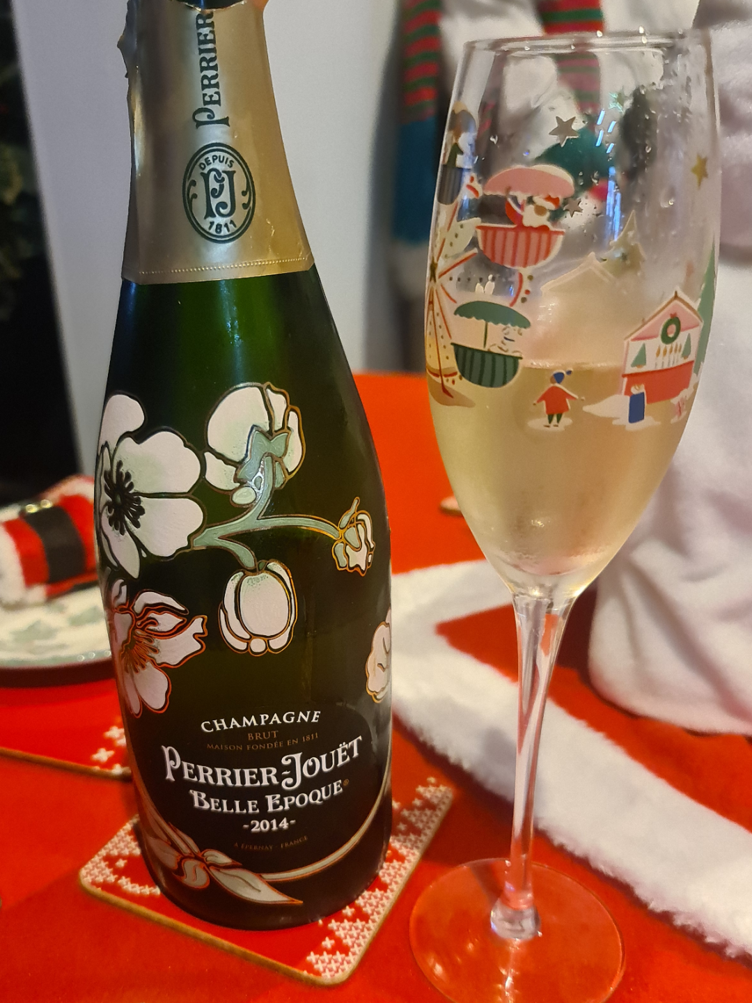 Perrier Jouet Belle Epoque 2014 : r/wine