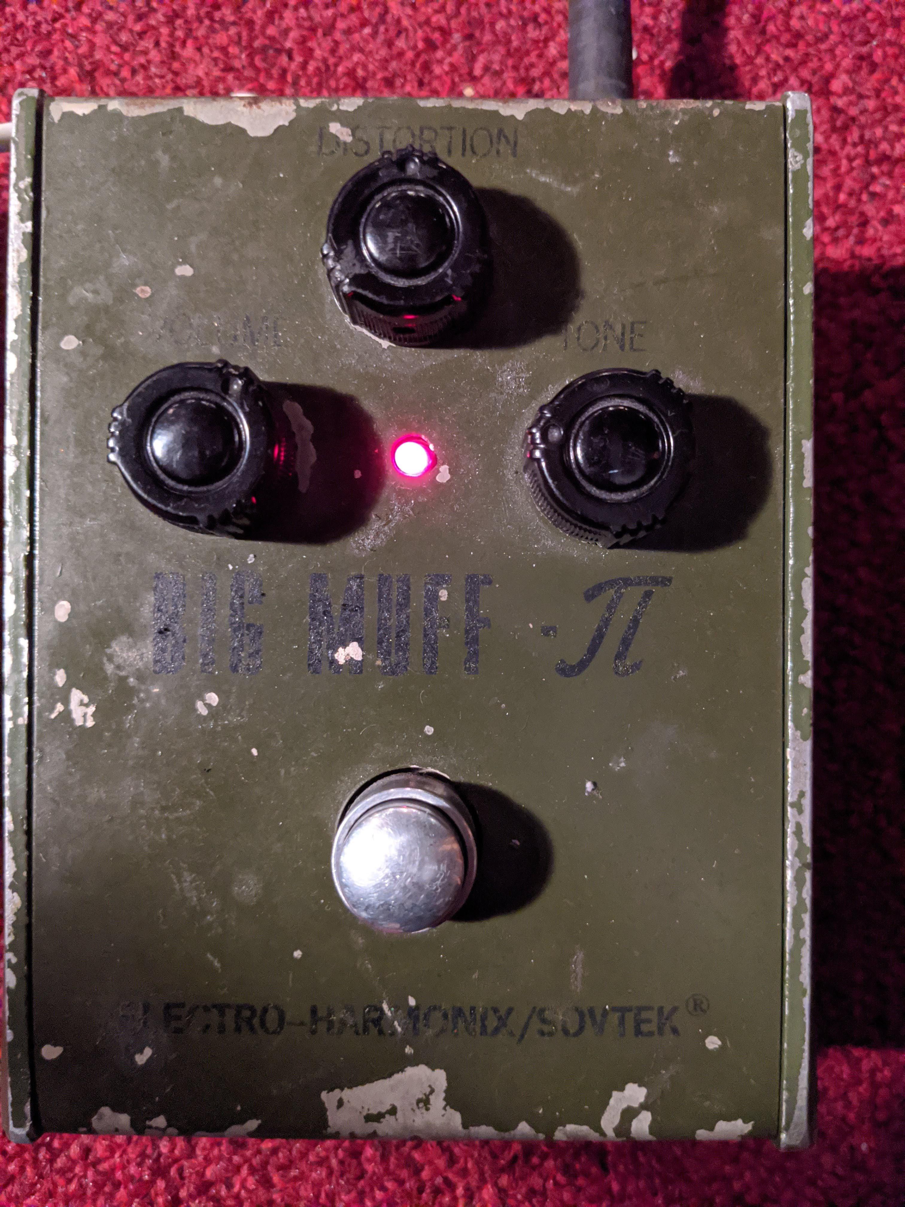 Tall Font Green Russian Big Muff. Gig ready options? : r/guitarpedals