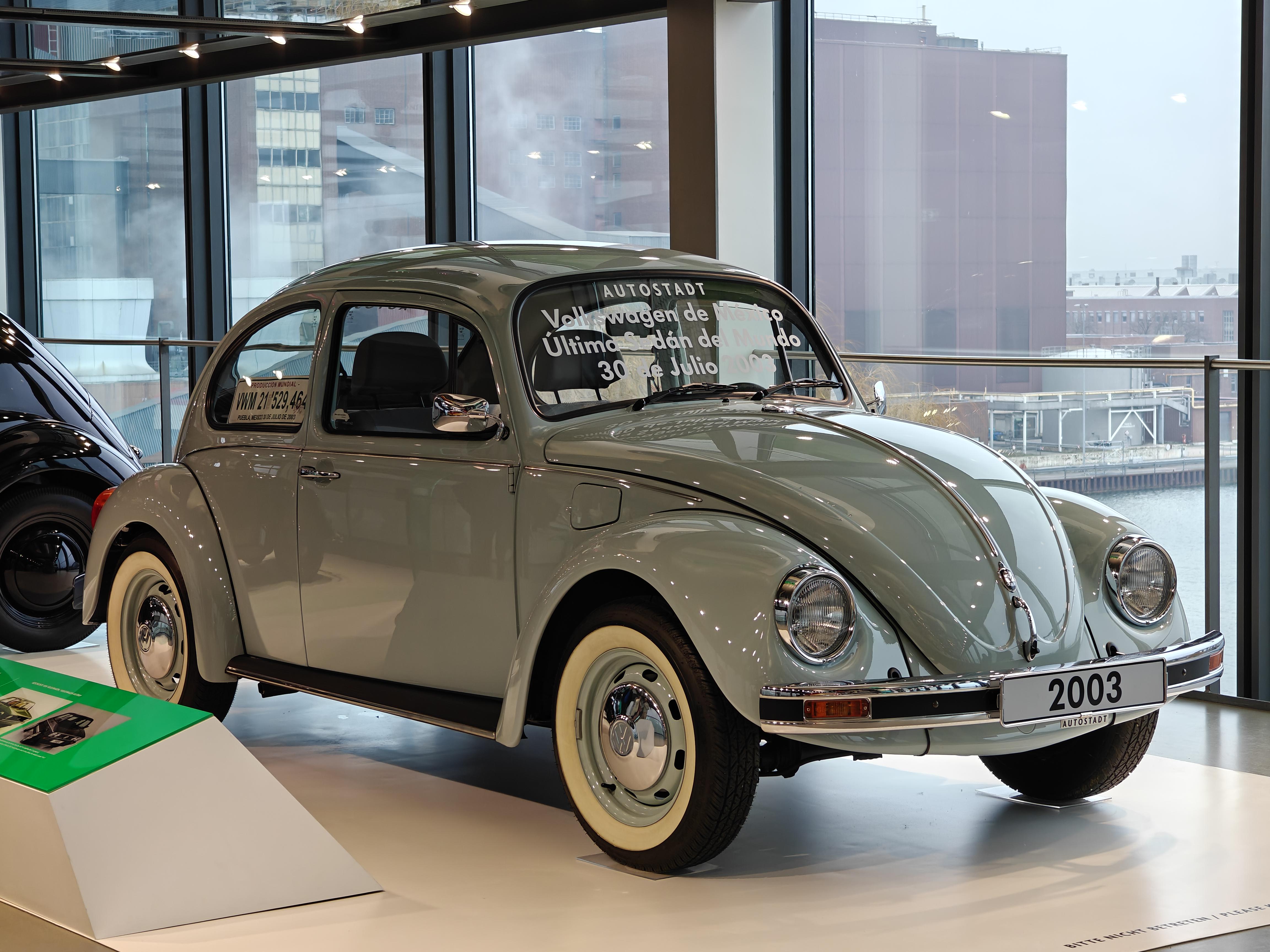 Last Produced VW Beetle 1600 2003 [4096 x 3072] : r/carporn