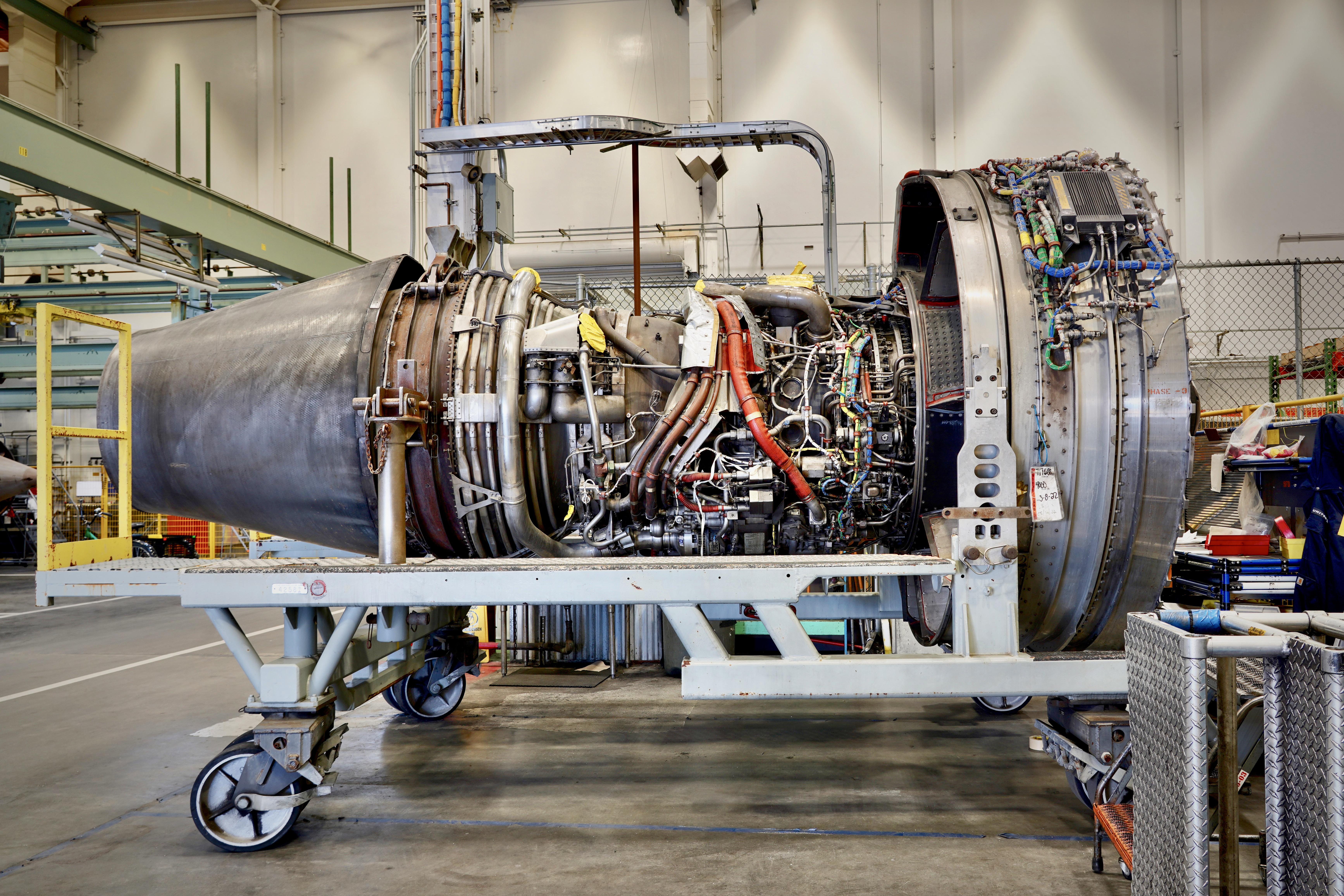 PW4000 エンジンブレード 実物航空部品｜工業インテリア Boeing PW4000